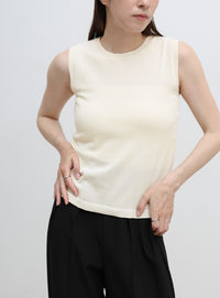 シンプルノースリーブサマーニット