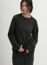 モヘアライククルーネックニット