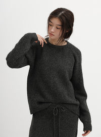 モヘアライククルーネックニット