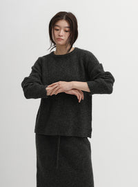 モヘアライククルーネックニット