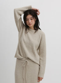 モヘアライククルーネックニット