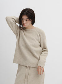 モヘアライククルーネックニット