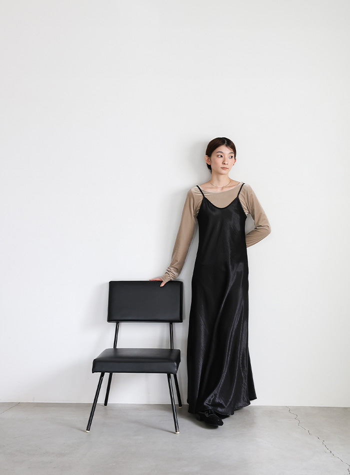 サテンフレアキャミワンピース