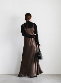 サテンフレアキャミワンピース