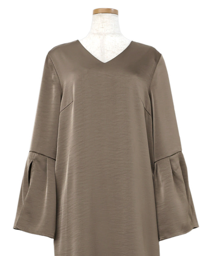 【オケージョン/結婚式】スリットスリーブVネックワンピース