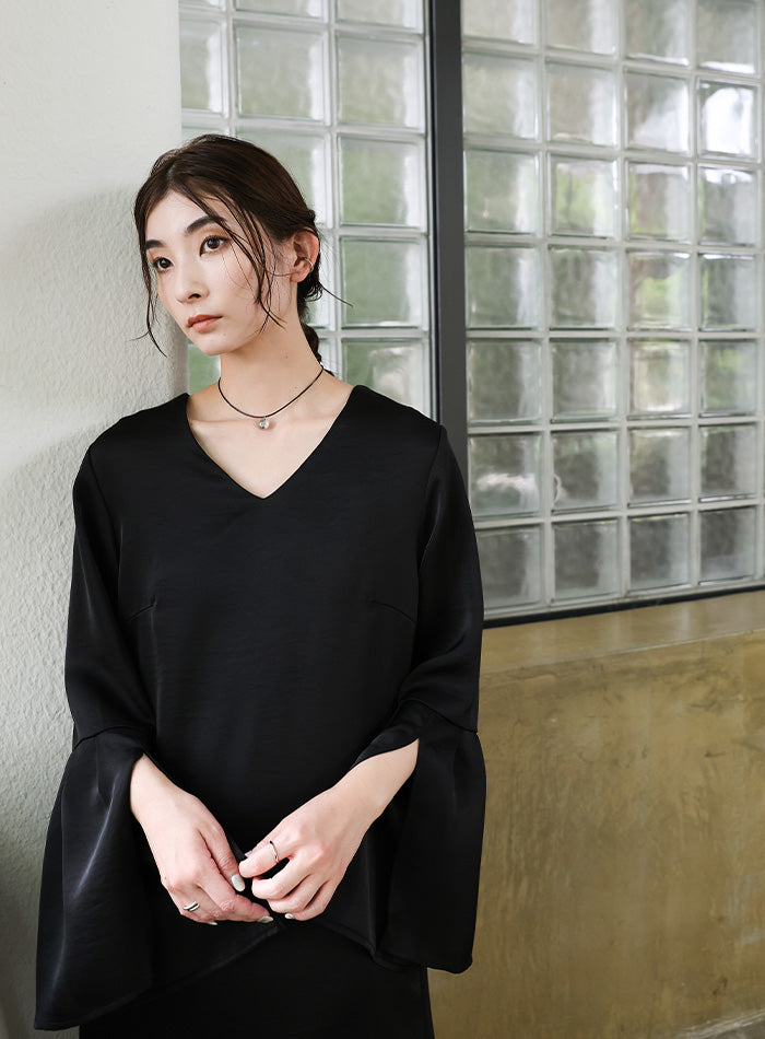 【オケージョン/結婚式】スリットスリーブVネックワンピース