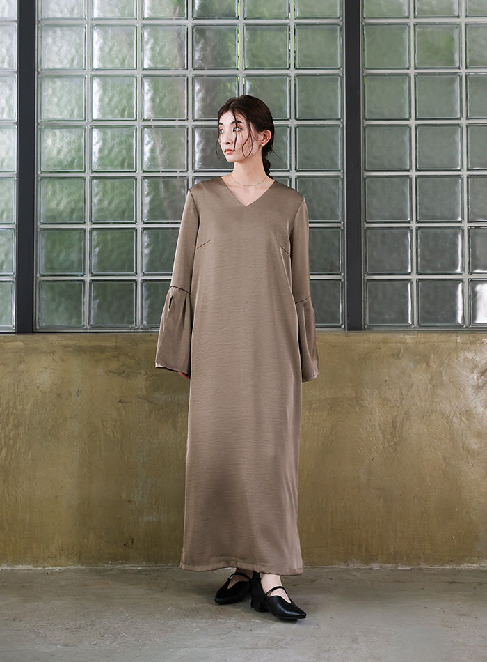 【オケージョン/結婚式】スリットスリーブVネックワンピース