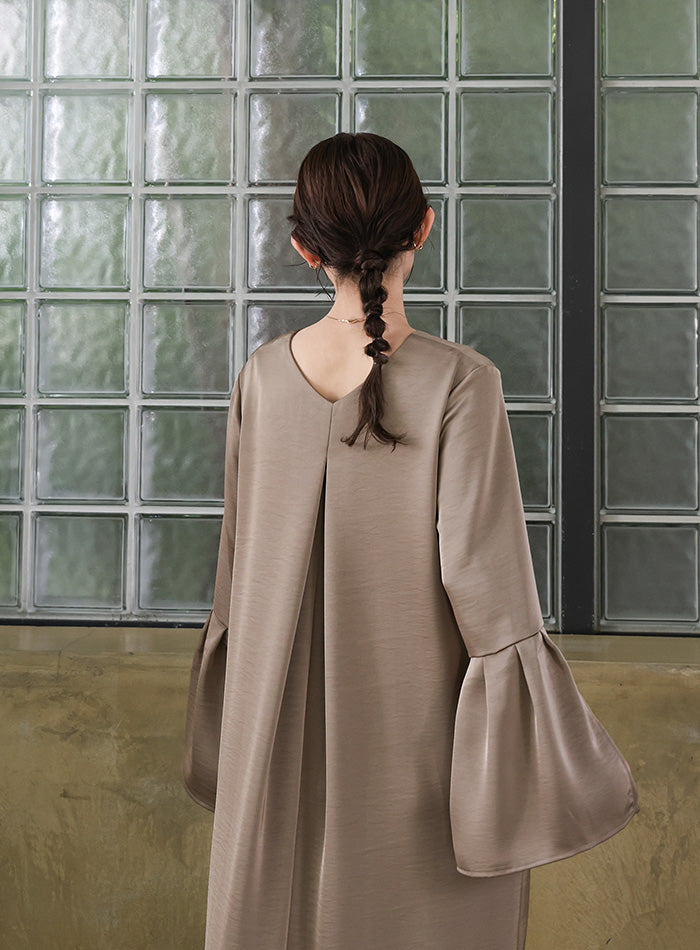 【オケージョン/結婚式】スリットスリーブVネックワンピース