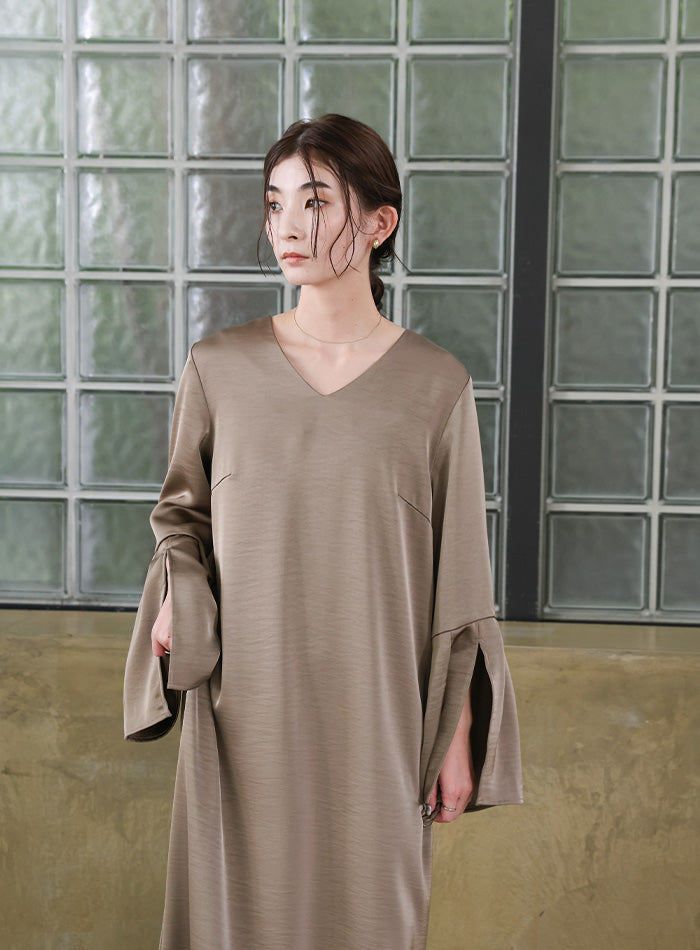 【オケージョン/結婚式】スリットスリーブVネックワンピース