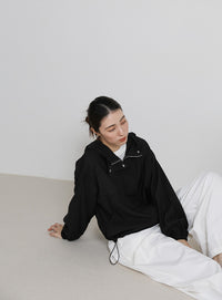 スタンドネックシアーフーディー