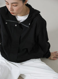 スタンドネックシアーフーディー