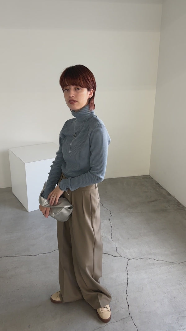 シンプルリブタートルネックニット