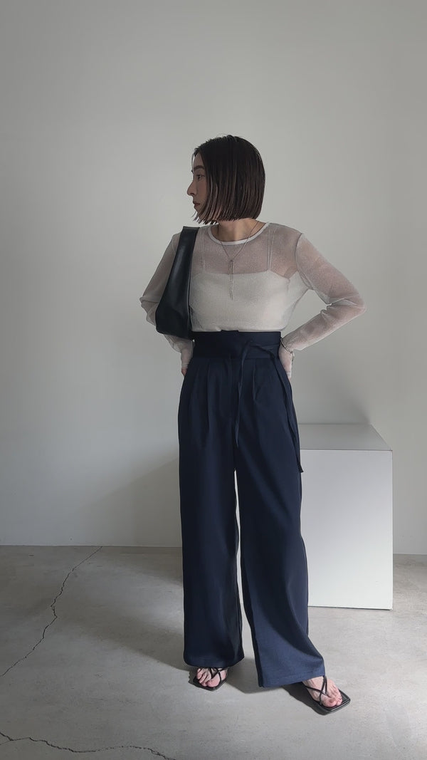 ラメシアートップス