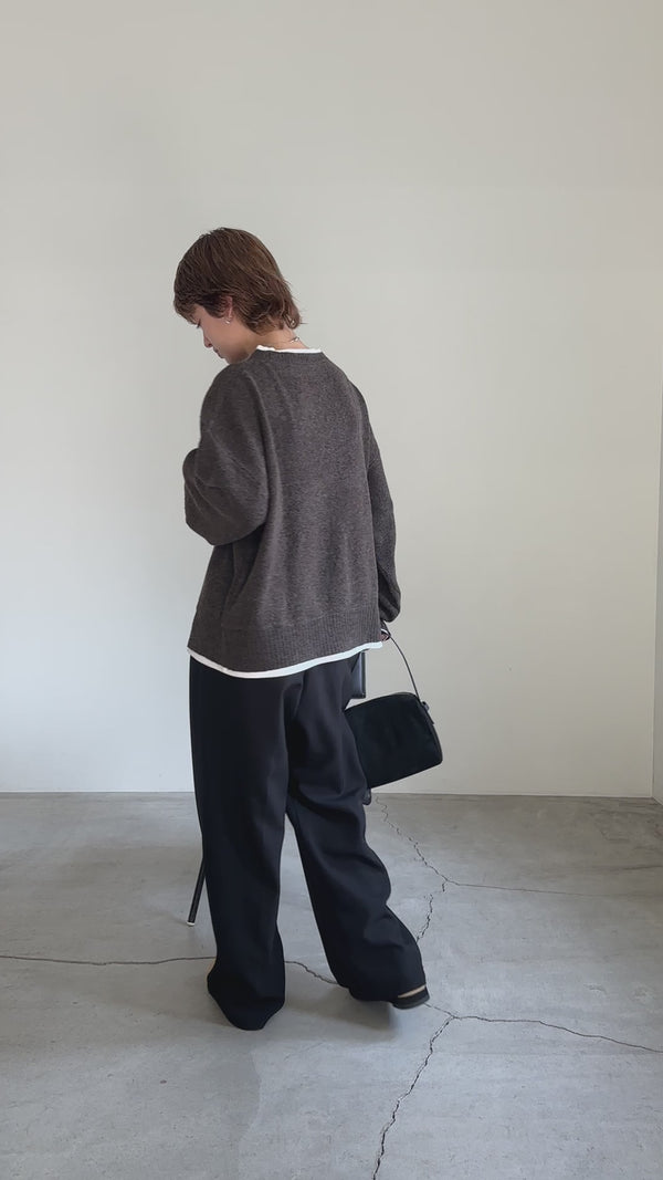 レイヤードライククルーネックニット