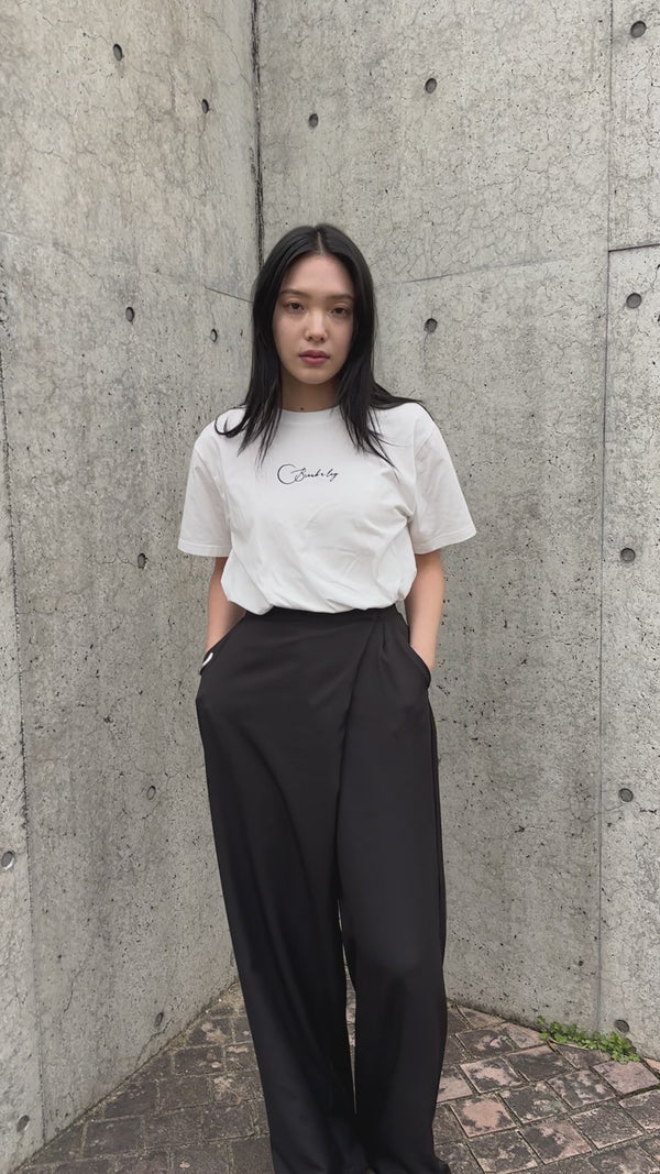 ロゴ刺繍Tシャツ