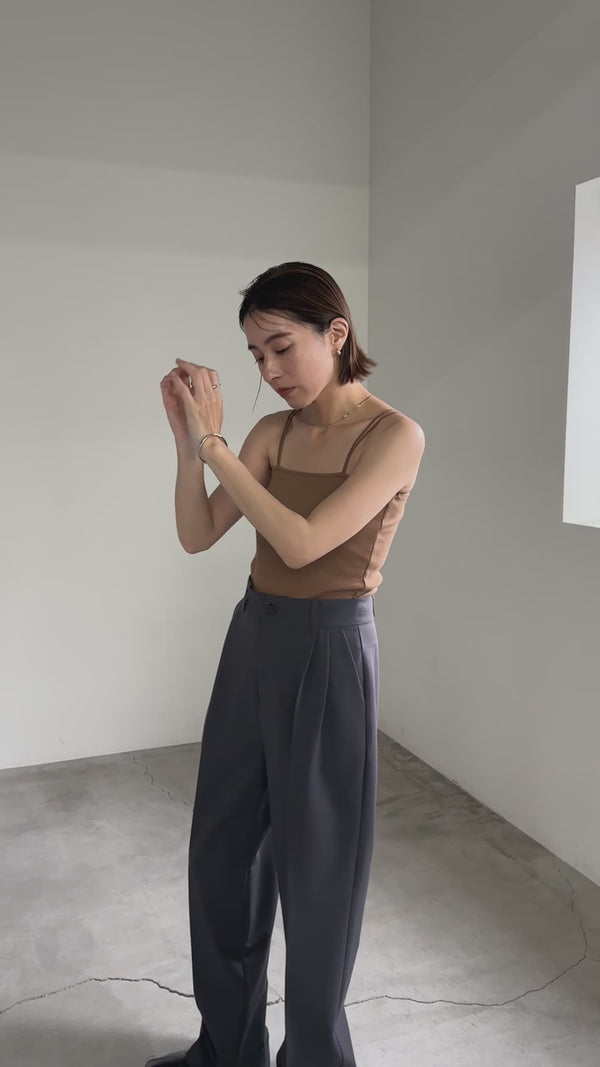 【サイズ展開あり】ダブルストラップカップ付きキャミソール