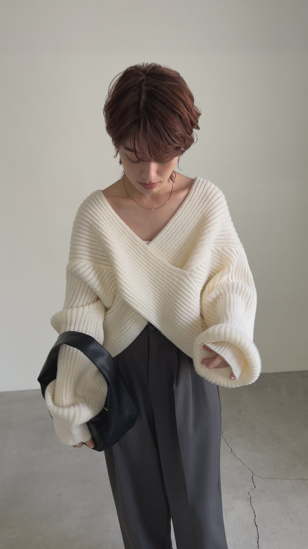 2WAYクロスデザインショートニット