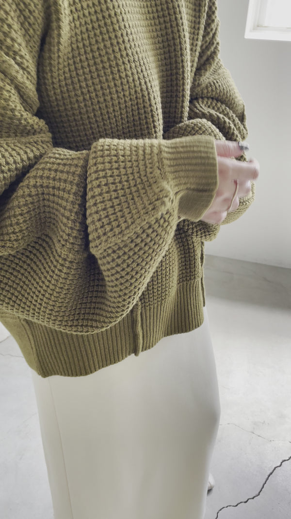 オーバーボリュームスリーブニット