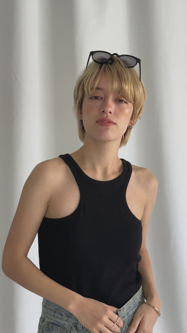 カップ付きアメスリタンク