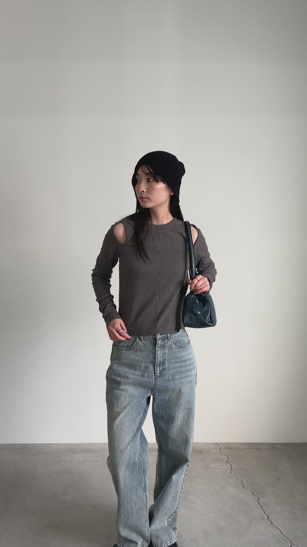 カットアウトリブトップス