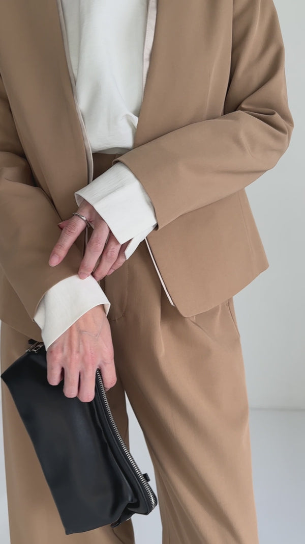 レイヤードノーカラージャケット