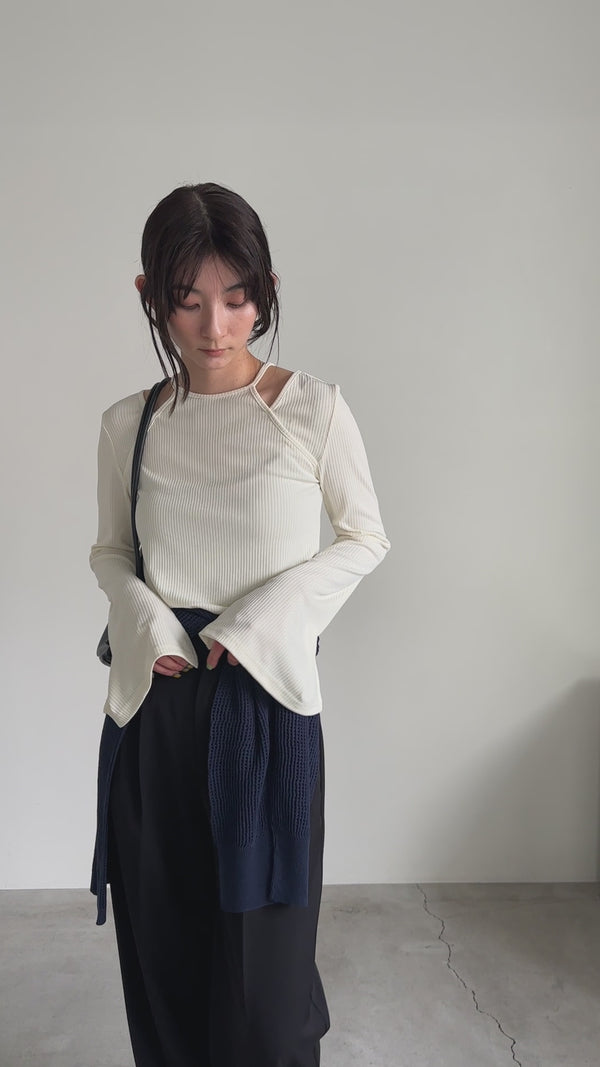 アメスリレイヤードライクフレアスリーブトップス