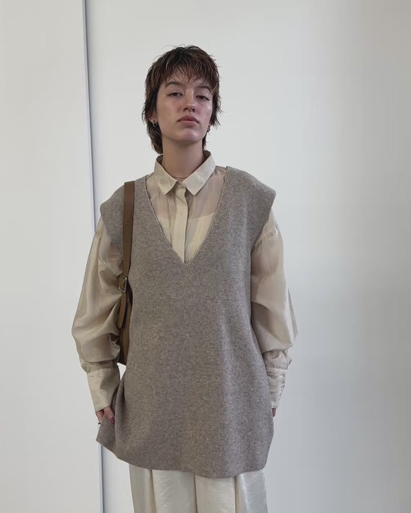Vネックロングニットベスト