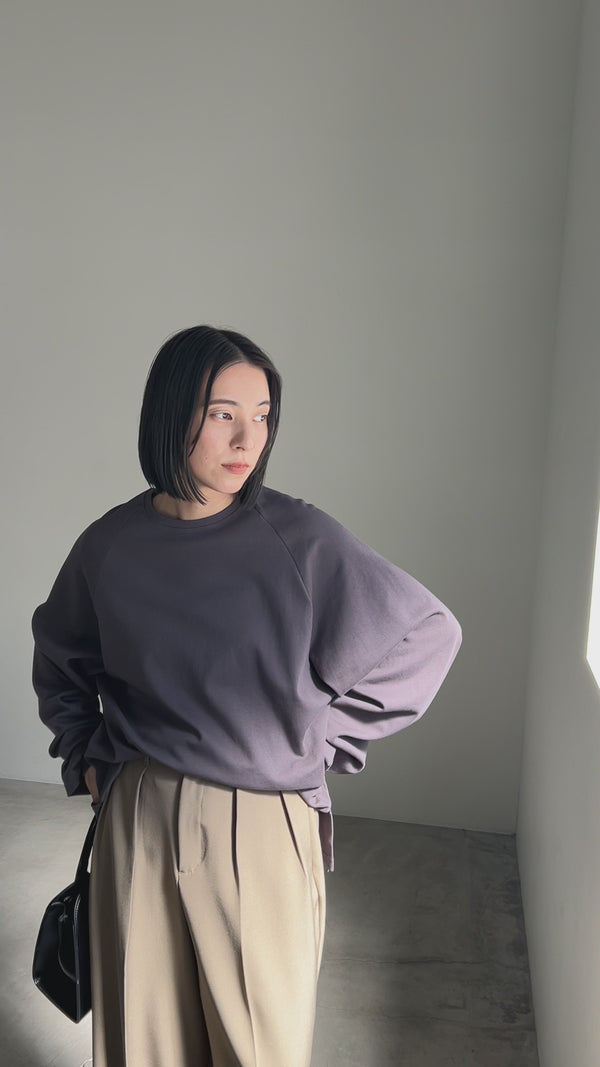 ボリュームスリーブオーバーカットソー