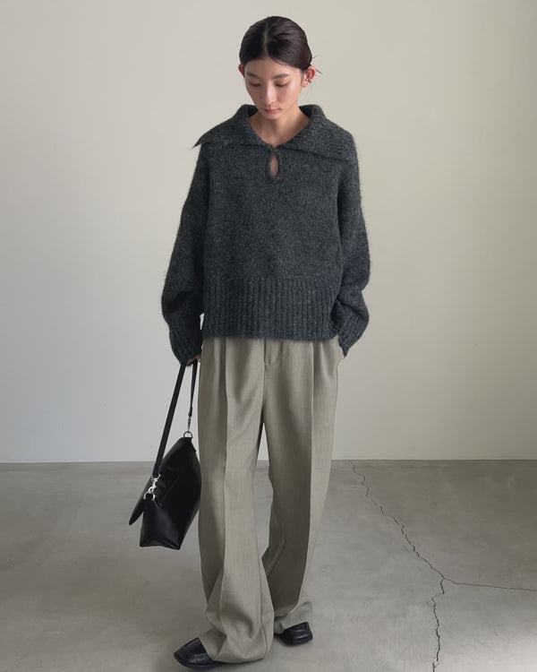 ビッグカラーキーネックニット