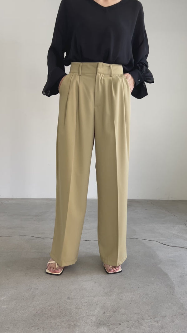 タックストレートパンツ