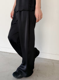 ストレートイージーサテンタックパンツ【セットアップ対応】【by SON】