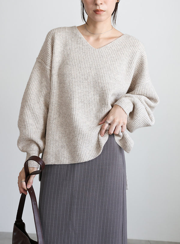 Vネックオーバーサイズニット