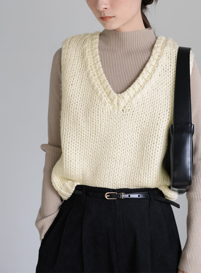 ロービングVネックベスト – SELECT MOCA