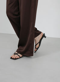 ワイドスクエアトングローヒールサンダル