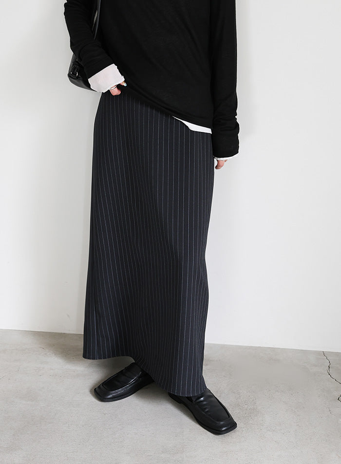 ピンストライプロングスカート