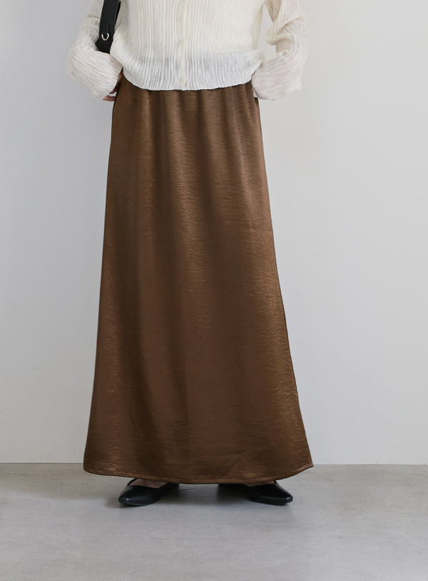 サテンセミフレアスカート