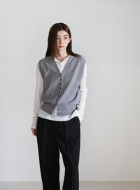 コンパクトVネックニットベスト