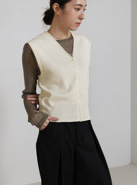 コンパクトVネックニットベスト