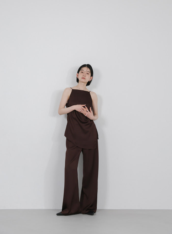 キャミソール トップスBCBGサテン ホルターネック春夏ブランド新品 ブラウン BCBGMAXAZRIA - キャミソール トップスBCBGサテン ホルターネック春夏