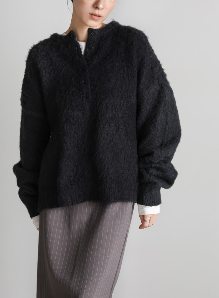 ウールタッチヘンリーネックオーバーニット