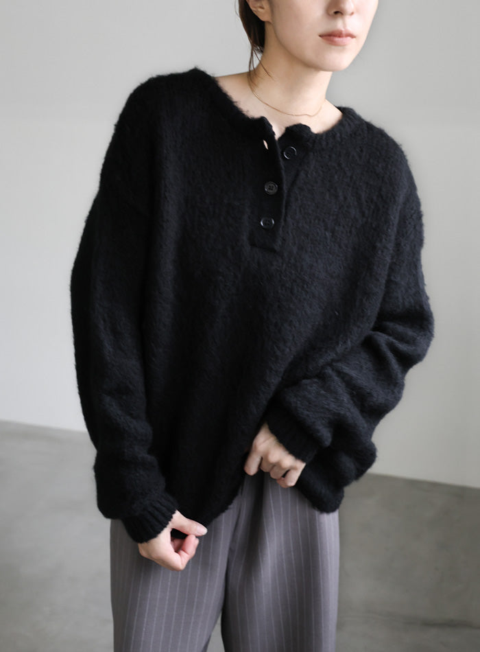 ヘンリーネックオーバーニット