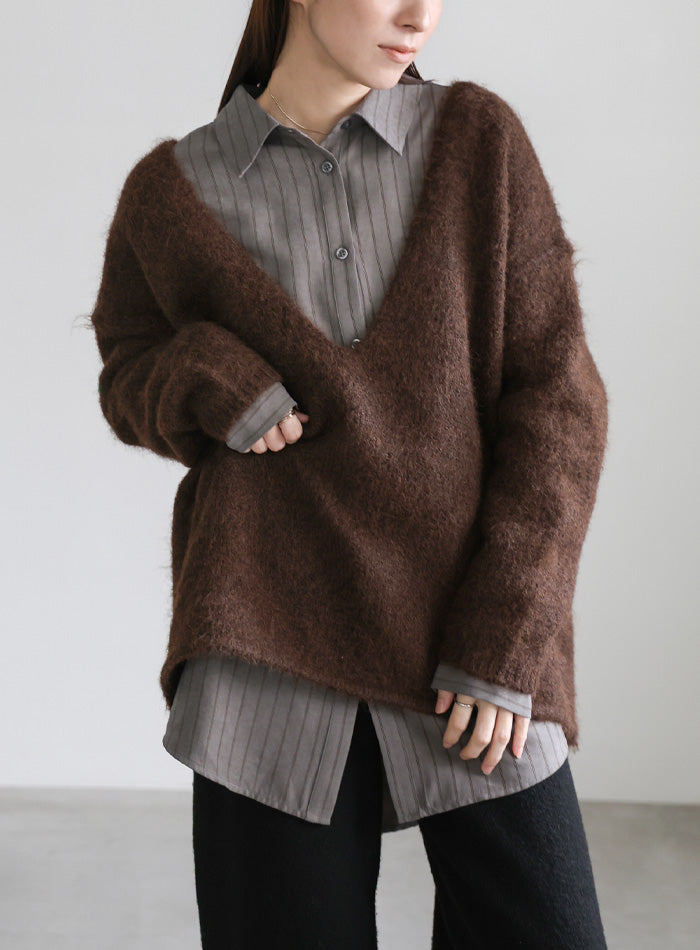 アウトリンキングVネックオーバーニット