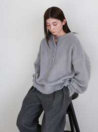 ウールタッチヘンリーネックオーバーニット