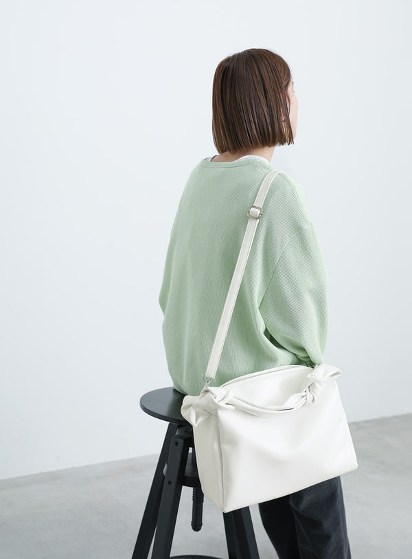 フェイクレザースクエアショルダーバッグ【SALE】