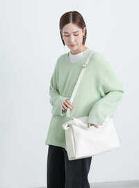 フェイクレザースクエアショルダーバッグ【SALE】