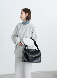 フェイクレザースクエアショルダーバッグ【SALE】