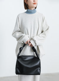 フェイクレザースクエアショルダーバッグ【SALE】