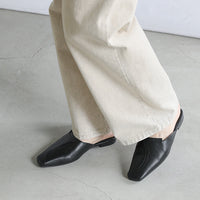 フェイクレザーカーブデザインバブーシュ