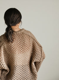 Vネック透かし編みショートニット