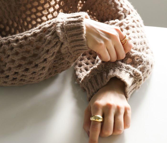 Vネック透かし編みショートニット